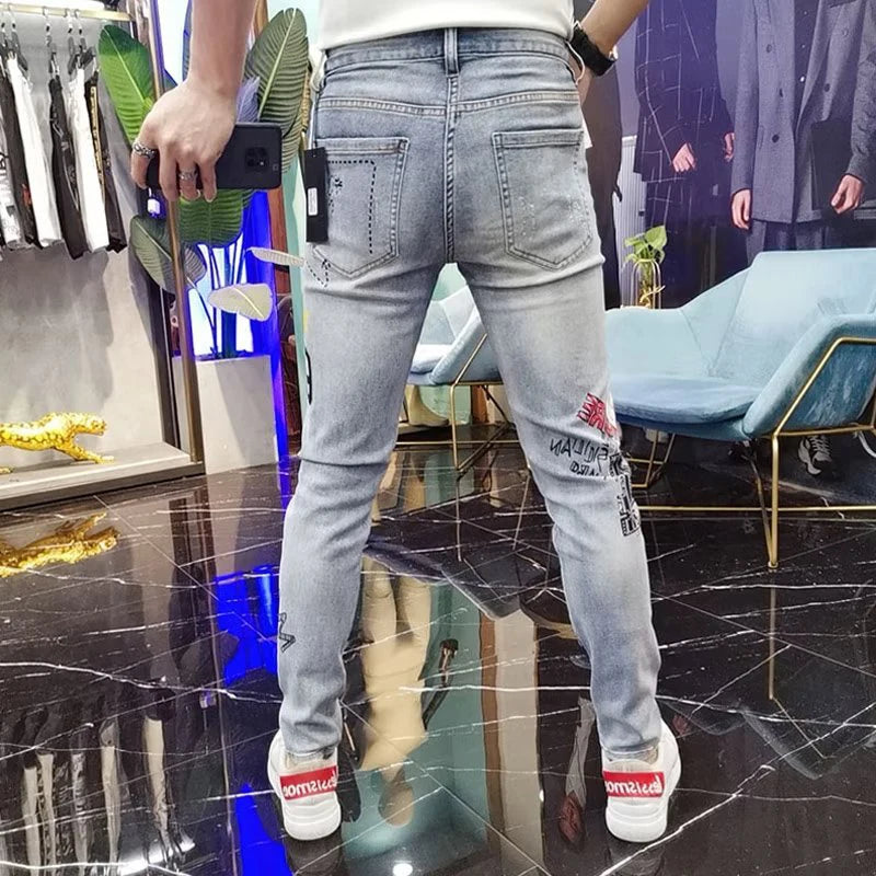 2024 New Graffiti Jeans Man Pants Spring Summer Crown Printe Jeans Streetwear Biker Skinny Zips Blue Cacual Long Denim Trousers